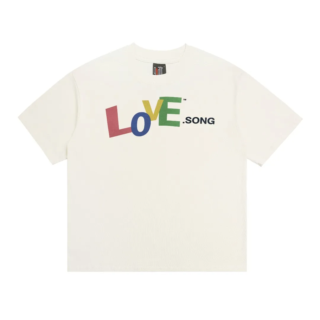 Saint Michael's new colorful letter printed retro pure cotton loose short-sleeved T-shirt with digital white ink direct injection, the fabric is breathable and the pattern is three-dimensional and clear. Fabric: Double yarn 240g Style number: S856 Size: S-M-L-XL Color: Off-white Price: P110